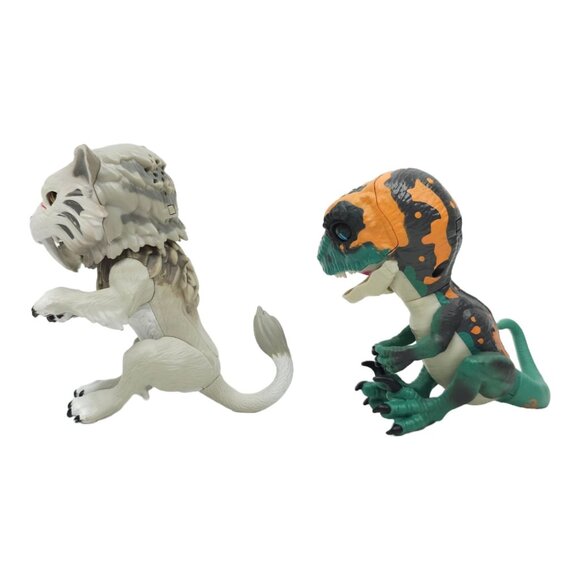 WowWee Fingerling Untamed Raptor Fury Velociraptor Silvertooth Sabre Tooth Tiger - Picture 3 of 12